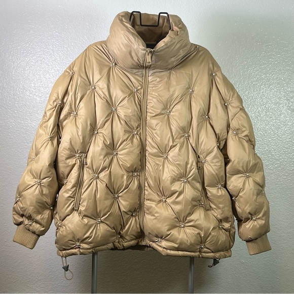 GUESS® Women’s Oversized Tan Pearls Puffer Jacket Size L - Picture 2 of 13